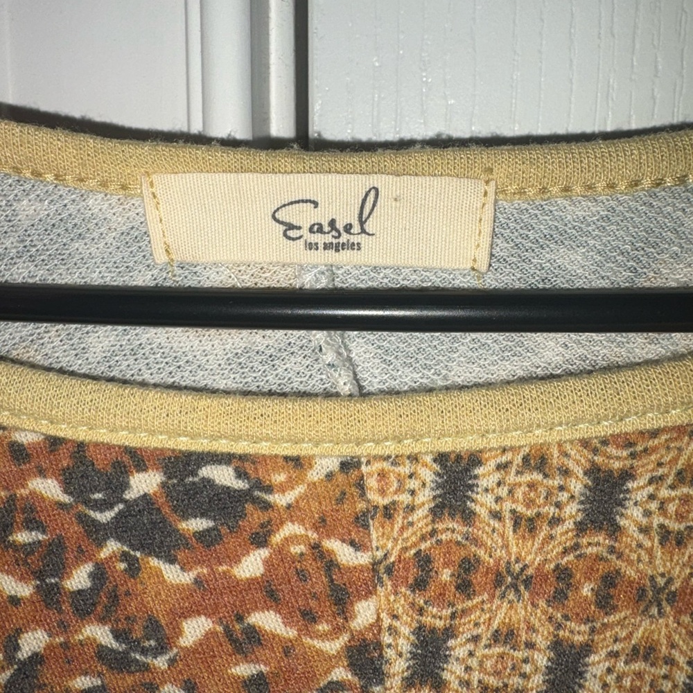 Easel Multicolor Patterned Long Sleeve Top - Picture 3 of 3